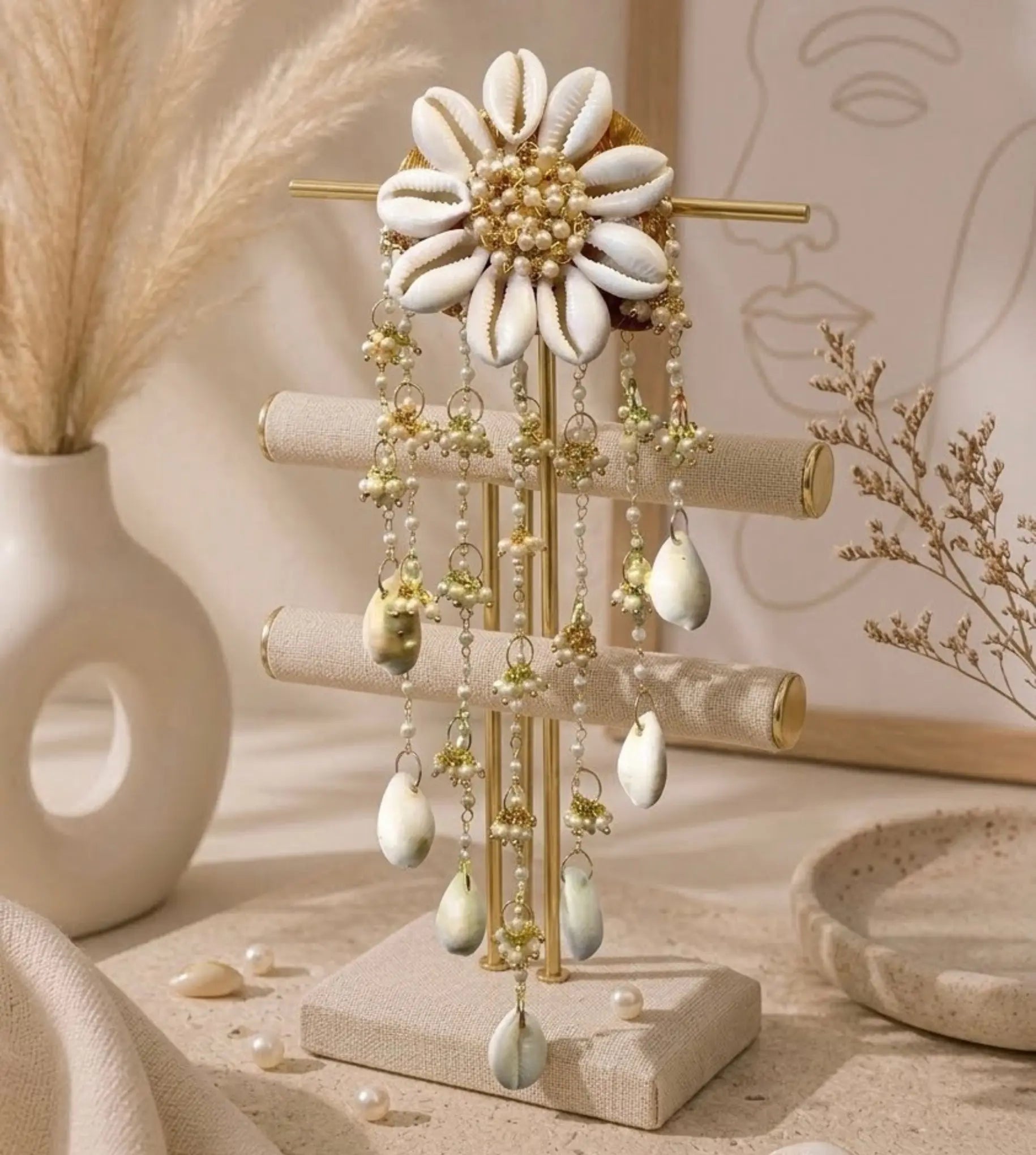 The Bloom & Shell Style Hair Pin Zayra Pearls | The Floral Brides